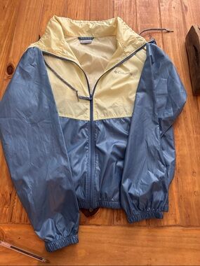 Columbia Two-Tone Windbreaker in Blue & Pale Yellow